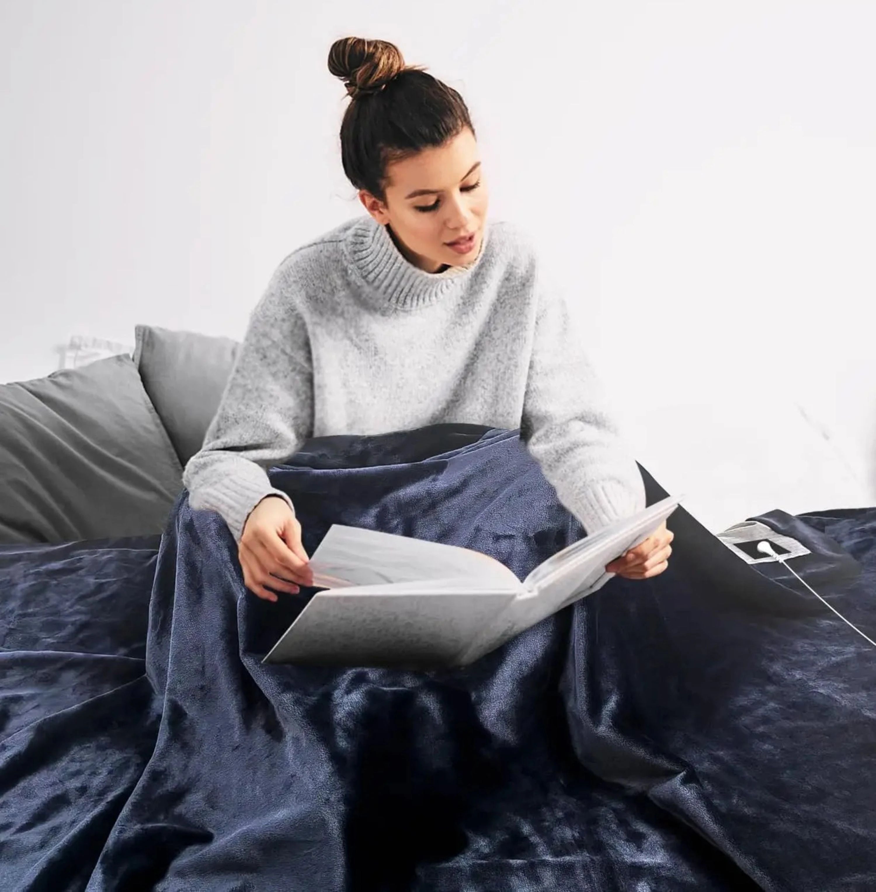 “Silver fiber grounding blanket for sleep and warmth during winter”